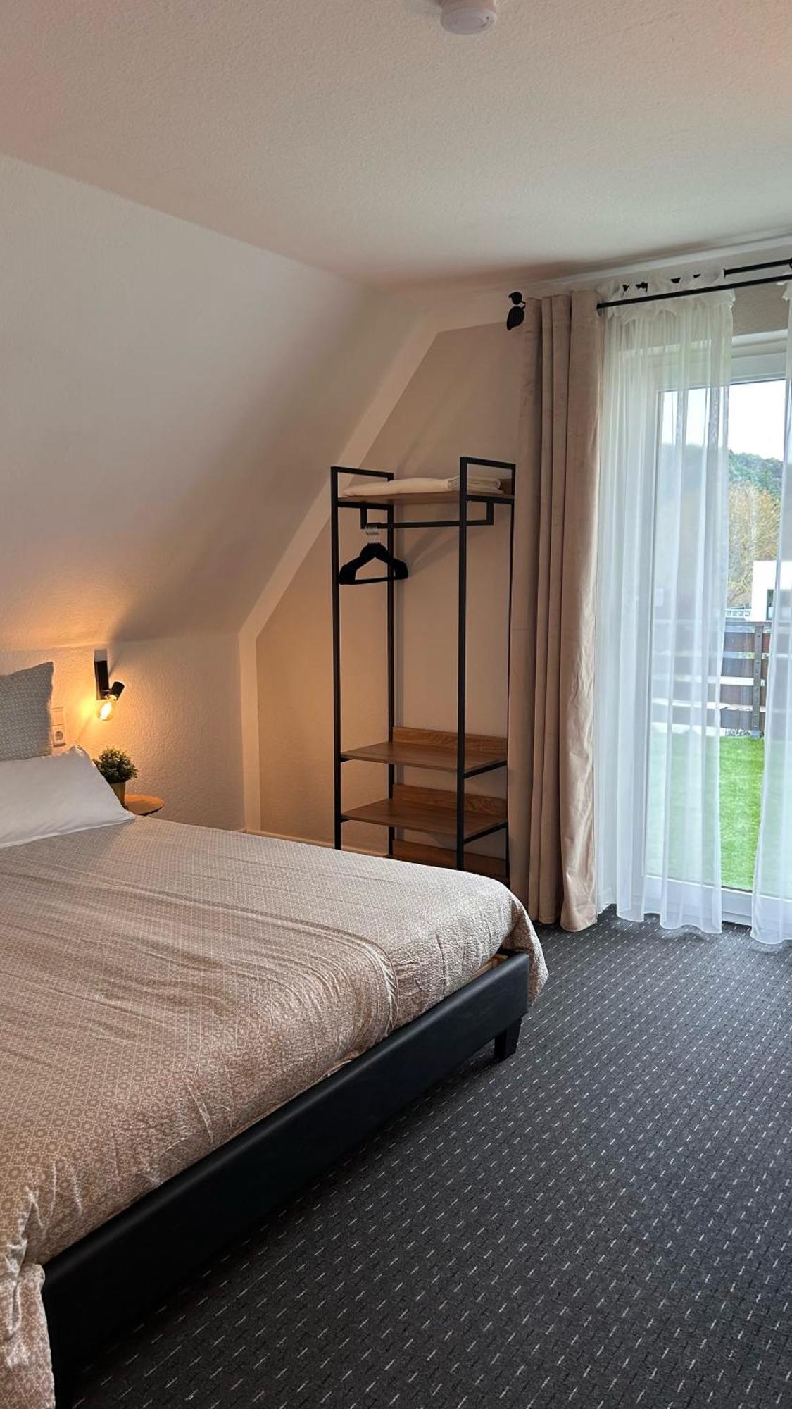 Haus Uebernachtenswert Cochem Mosel ภายนอก รูปภาพ