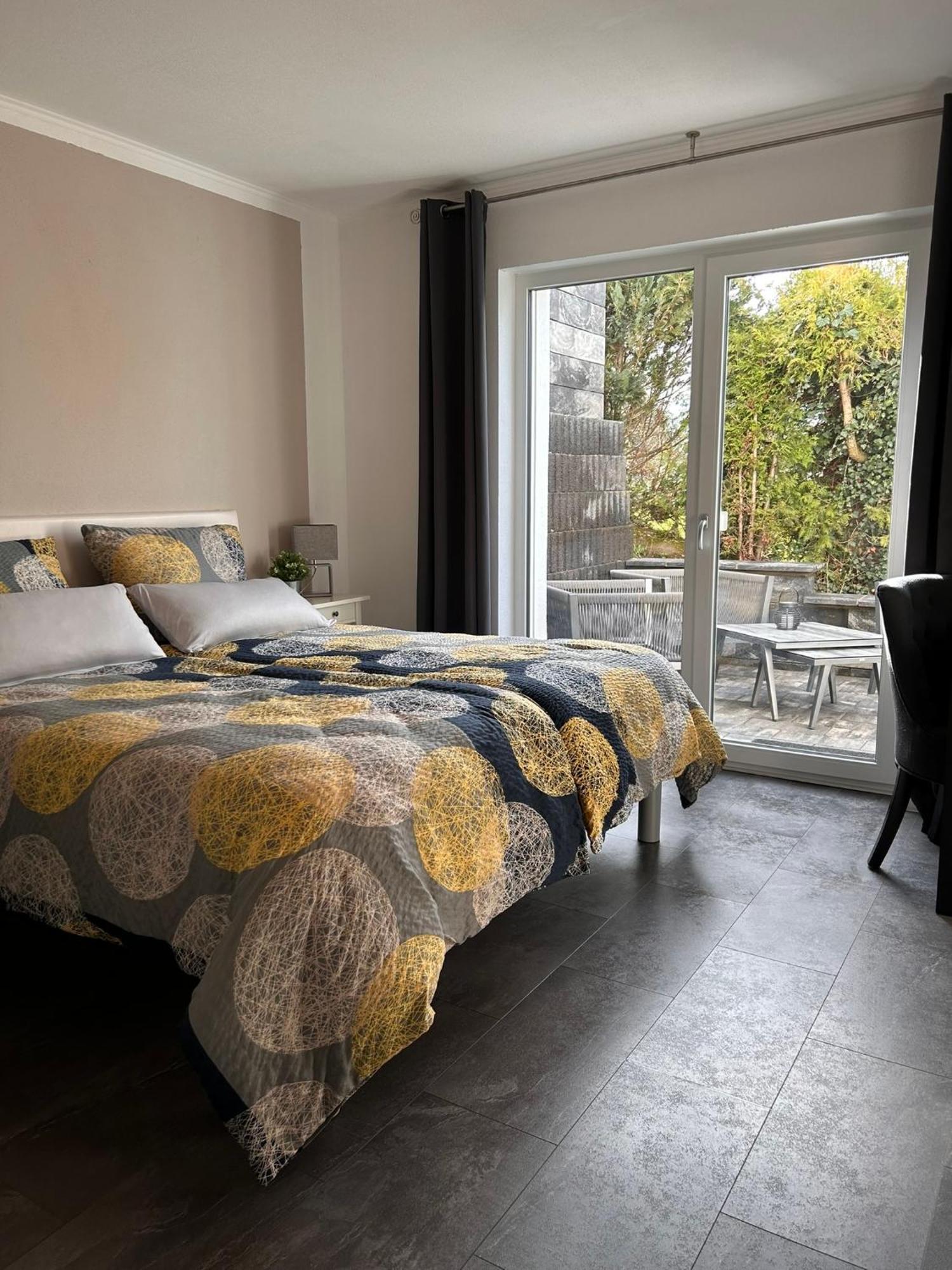 Haus Uebernachtenswert Cochem Mosel ภายนอก รูปภาพ