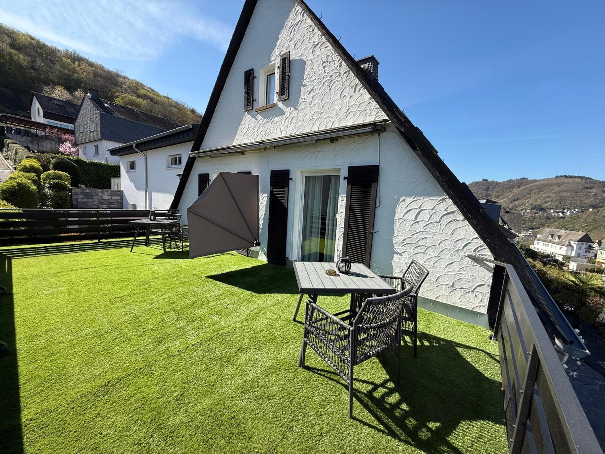 Haus Uebernachtenswert Cochem Mosel ภายนอก รูปภาพ